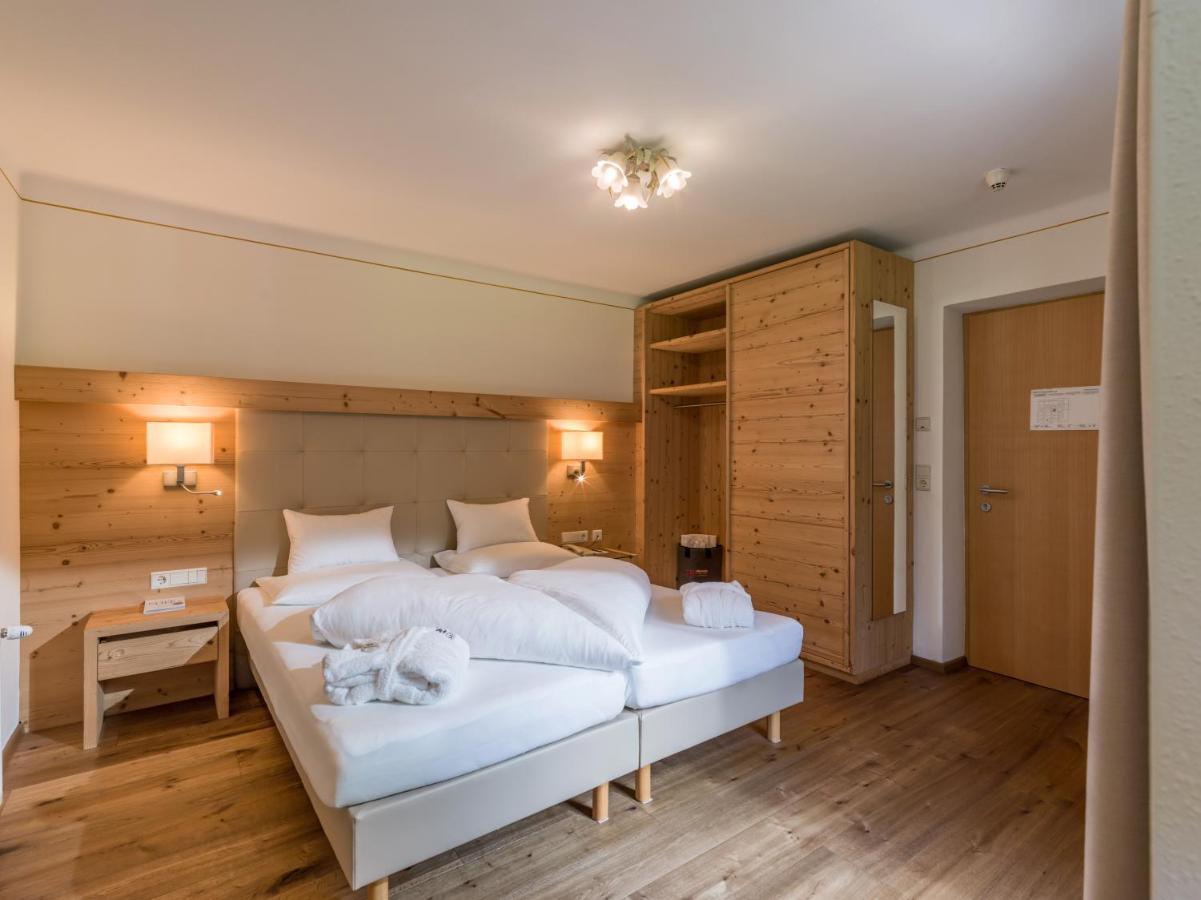 Hotel Waldfriede - Der Logenplatz Im Zillertal Fuegen Exterior photo