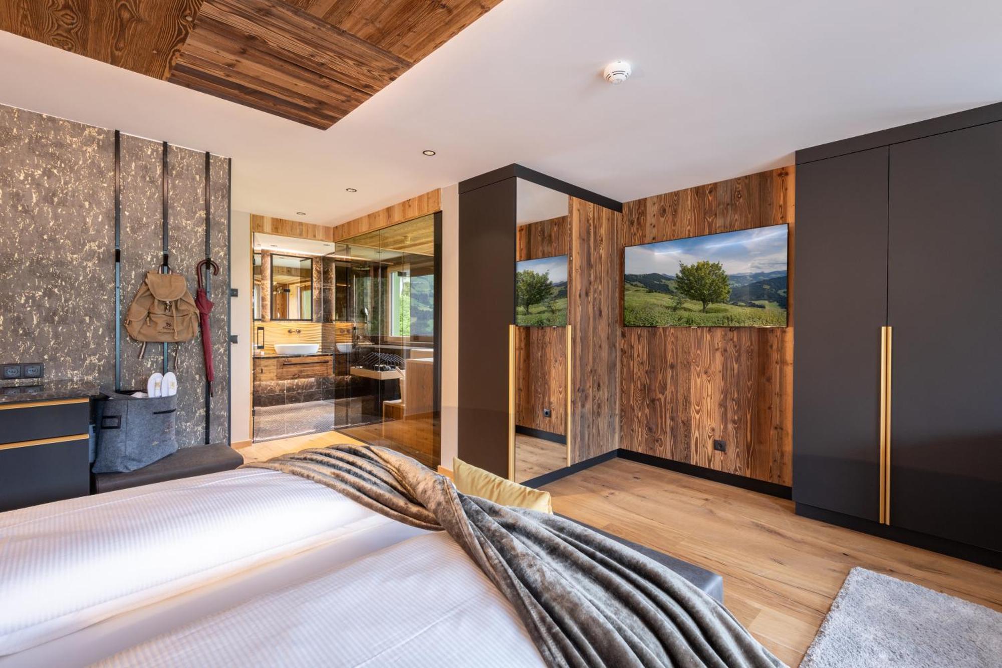 Hotel Waldfriede - Der Logenplatz Im Zillertal Fuegen Exterior photo