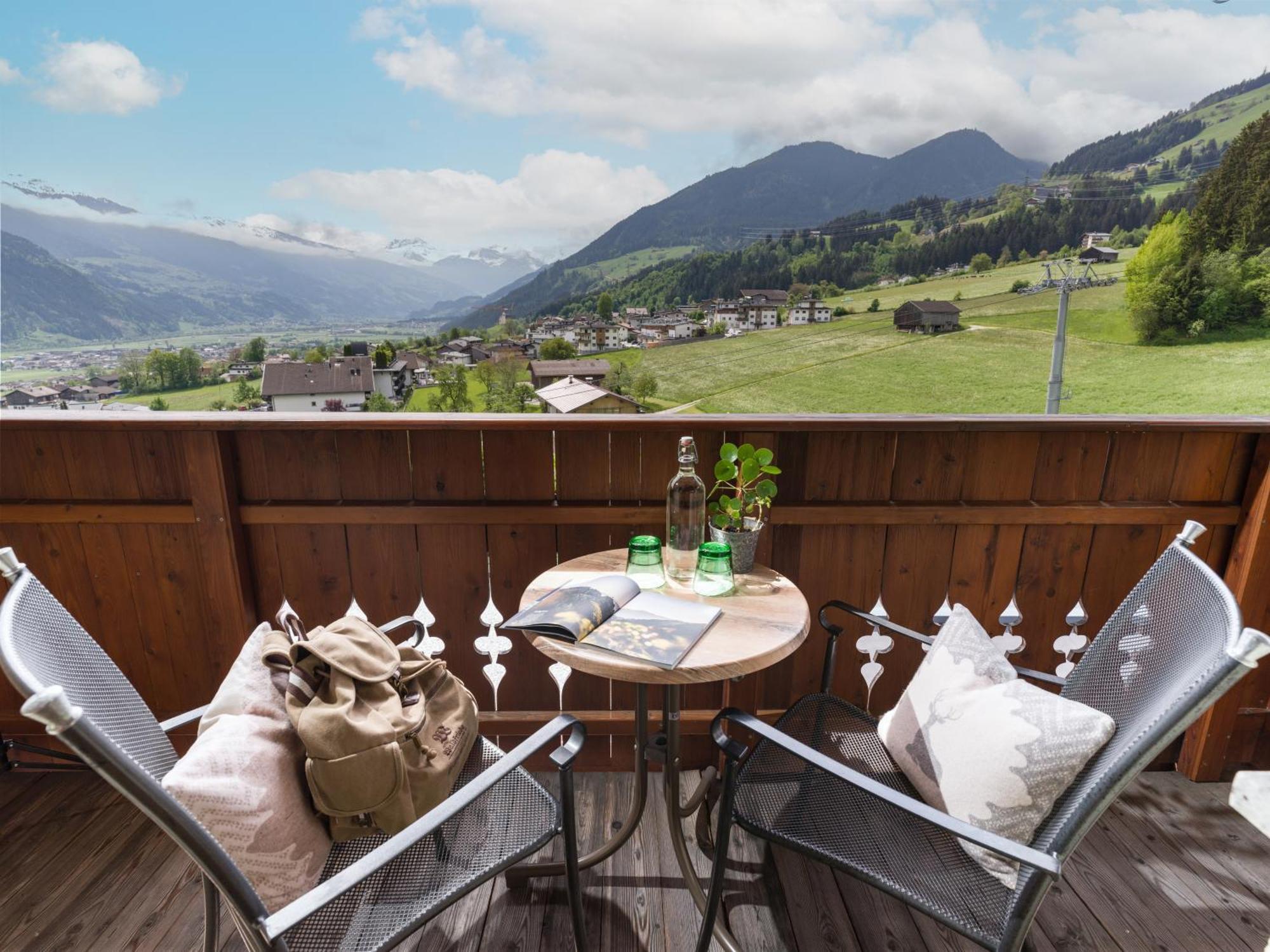 Hotel Waldfriede - Der Logenplatz Im Zillertal Fuegen Exterior photo